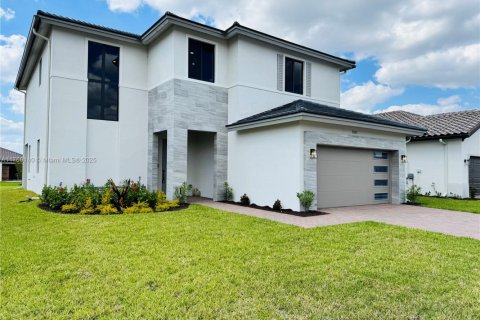 House in Ave Maria, Florida 4 bedrooms № 2034456