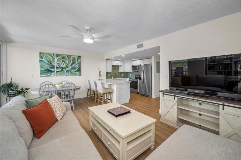 Copropriété à vendre à Tampa, Floride: 2 chambres, 82.5 m2 № 2158060 - photo 11
