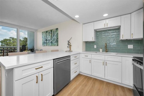 Copropriété à vendre à Tampa, Floride: 2 chambres, 82.5 m2 № 2158060 - photo 3