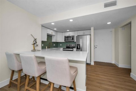 Copropriété à vendre à Tampa, Floride: 2 chambres, 82.5 m2 № 2158060 - photo 4