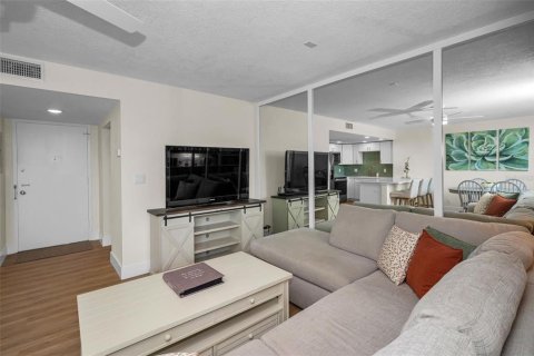 Copropriété à vendre à Tampa, Floride: 2 chambres, 82.5 m2 № 2158060 - photo 10