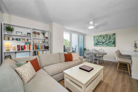 Copropriété à vendre à Tampa, Floride: 2 chambres, 82.5 m2 № 2158060 - photo 12