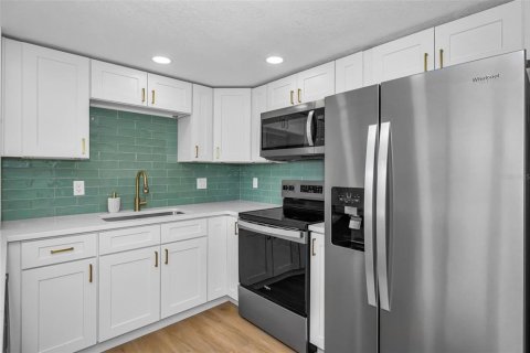 Copropriété à vendre à Tampa, Floride: 2 chambres, 82.5 m2 № 2158060 - photo 5