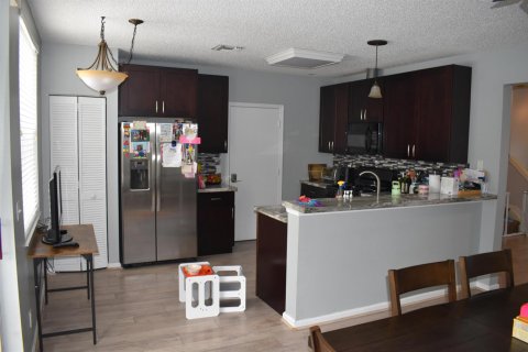 Touwnhouse à louer à Tamarac, Floride: 3 chambres, 151.15 m2 № 2183493 - photo 4