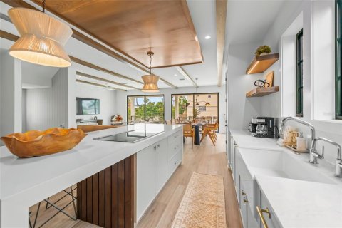 Casa en venta en Bradenton Beach, Florida, 7 dormitorios, 312.71 m2 № 2383337 - foto 17