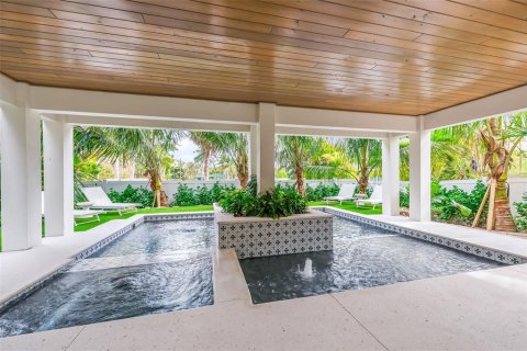 Casa en venta en Bradenton Beach, Florida, 7 dormitorios, 312.71 m2 № 2383337 - foto 6