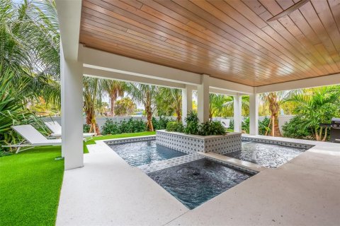 Casa en venta en Bradenton Beach, Florida, 7 dormitorios, 312.71 m2 № 2383337 - foto 8