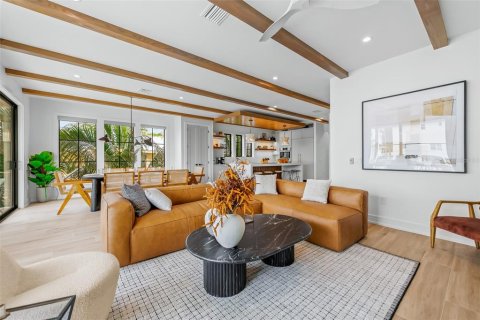 Casa en venta en Bradenton Beach, Florida, 7 dormitorios, 312.71 m2 № 2383337 - foto 24