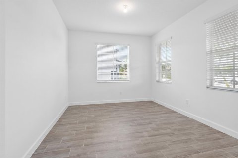 House in Boynton Beach, Florida 5 bedrooms, 308.9 sq.m. № 2401241 - photo 24