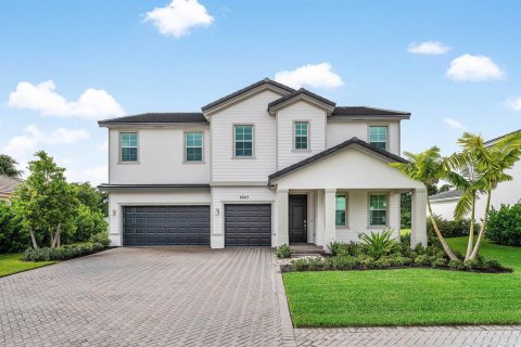 House in Boynton Beach, Florida 5 bedrooms, 308.9 sq.m. № 2401241