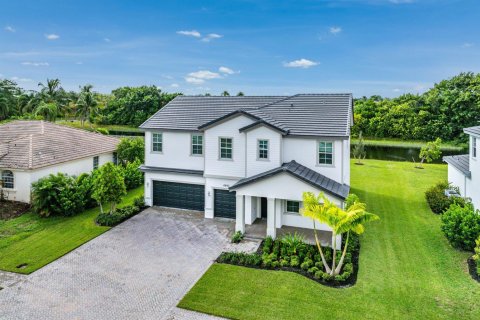 House in Boynton Beach, Florida 5 bedrooms, 308.9 sq.m. № 2401241 - photo 7