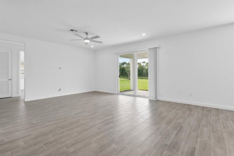 House in Boynton Beach, Florida 5 bedrooms, 308.9 sq.m. № 2401241 - photo 22