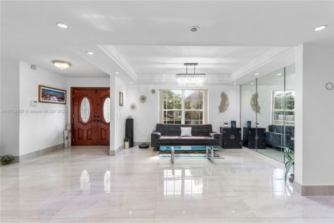 Купить виллу или дом в Майами, Флорида 5 спален, 349.41м2, № 1713364 - фото 8