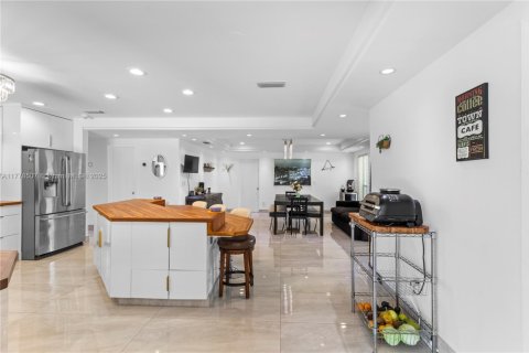 Купить виллу или дом в Майами, Флорида 5 спален, 349.41м2, № 1713364 - фото 14