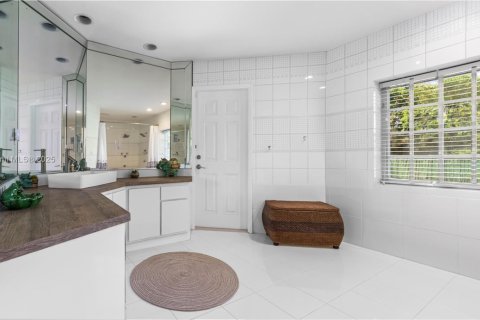 Купить виллу или дом в Майами, Флорида 5 спален, 349.41м2, № 1713364 - фото 21