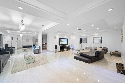 Купить виллу или дом в Майами, Флорида 5 спален, 349.41м2, № 1713364 - фото 2