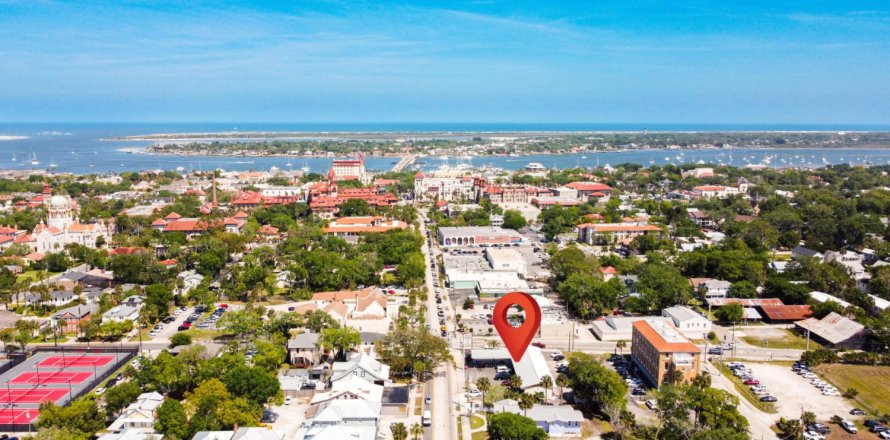 Propiedad comercial en Saint Augustine, Florida 289.3 m2 № 766619