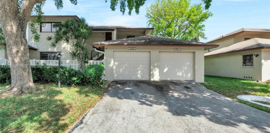 Condominio en Pompano Beach, Florida, 2 dormitorios  № 2024768