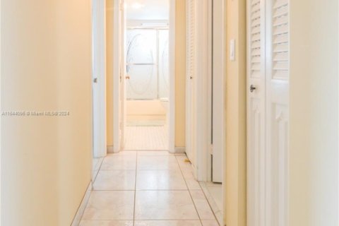 Condominio en venta en Dania Beach, Florida, 2 dormitorios, 110.55 m2 № 1859336 - foto 19