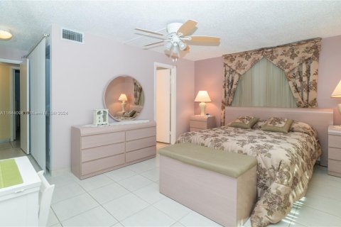 Condominio en venta en Dania Beach, Florida, 2 dormitorios, 110.55 m2 № 1859336 - foto 29