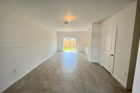 Adosado en alquiler en Miami, Florida, 3 dormitorios, 123.65 m2 № 1986622 - foto 16