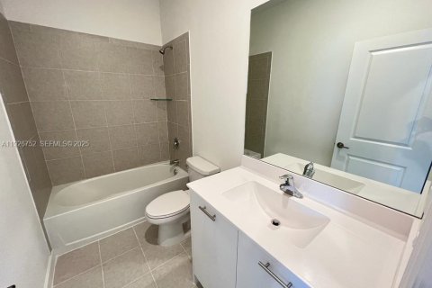 Adosado en alquiler en Miami, Florida, 3 dormitorios, 123.65 m2 № 1986622 - foto 15