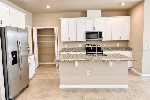 Villa ou maison à louer à Minneola, Floride: 4 chambres, 209.59 m2 № 2431709 - photo 5