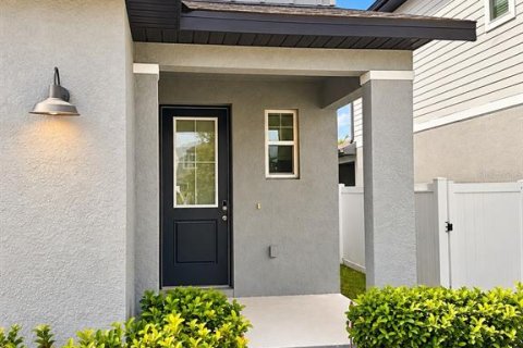 Villa ou maison à louer à Minneola, Floride: 4 chambres, 209.59 m2 № 2431709 - photo 2