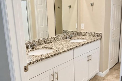 Villa ou maison à louer à Minneola, Floride: 4 chambres, 209.59 m2 № 2431709 - photo 16
