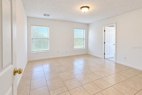Villa ou maison à louer à Kissimmee, Floride: 3 chambres, 172.43 m2 № 2410532 - photo 6