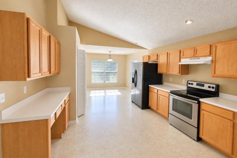 Villa ou maison à louer à Kissimmee, Floride: 3 chambres, 172.43 m2 № 2410532 - photo 4