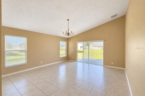 Villa ou maison à louer à Kissimmee, Floride: 3 chambres, 172.43 m2 № 2410532 - photo 2