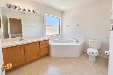 Villa ou maison à louer à Kissimmee, Floride: 3 chambres, 172.43 m2 № 2410532 - photo 9