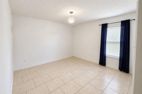Villa ou maison à louer à Kissimmee, Floride: 3 chambres, 172.43 m2 № 2410532 - photo 11