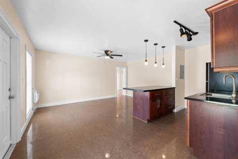 Immobilier commercial à vendre à Lauderdale-by-the-Sea, Floride: 181.53 m2 № 2390263 - photo 19
