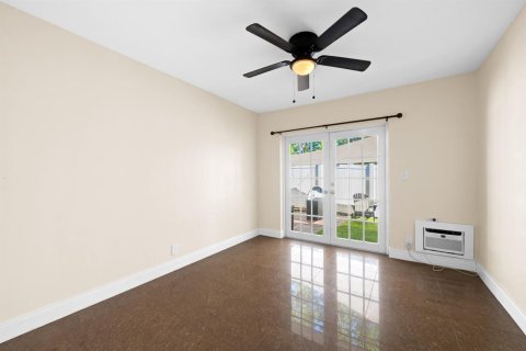 Immobilier commercial à vendre à Lauderdale-by-the-Sea, Floride: 181.53 m2 № 2390263 - photo 25