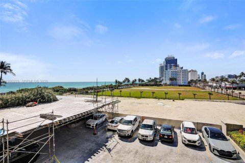 Купить кондоминиум в Майами-Бич, Флорида 2 спальни, 109.62м2, № 2058075 - фото 18