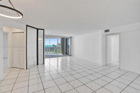 Купить кондоминиум в Майами-Бич, Флорида 2 спальни, 109.62м2, № 2058075 - фото 12