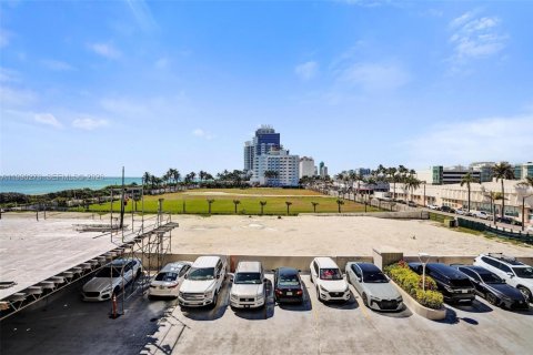 Купить кондоминиум в Майами-Бич, Флорида 2 спальни, 109.62м2, № 2058075 - фото 17