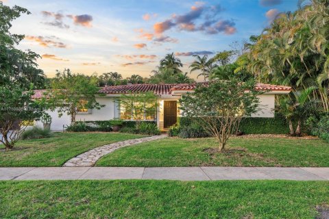 House in Miami Shores, Florida 3 bedrooms, 217.11 sq.m. № 1712419 - photo 21