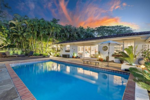 House in Miami Shores, Florida 3 bedrooms, 217.11 sq.m. № 1712419 - photo 24