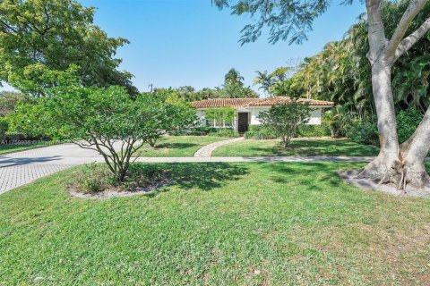 House in Miami Shores, Florida 3 bedrooms, 217.11 sq.m. № 1712419 - photo 2