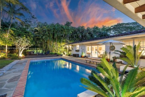 House in Miami Shores, Florida 3 bedrooms, 217.11 sq.m. № 1712419 - photo 1
