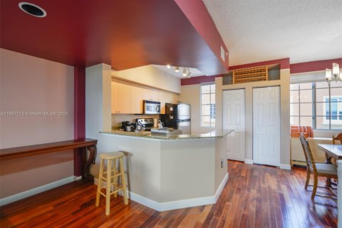 Townhouse in Aventura, Florida 3 bedrooms, 137.59 sq.m. № 2012757 - photo 9