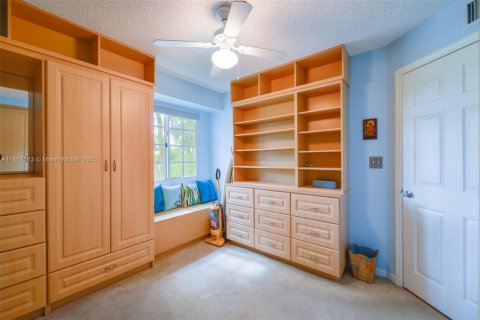 Townhouse in Aventura, Florida 3 bedrooms, 137.59 sq.m. № 2012757 - photo 24