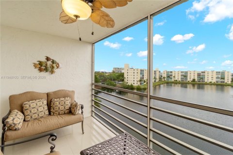 Condominio en venta en Dania Beach, Florida, 2 dormitorios, 110.55 m2 № 2006441 - foto 3