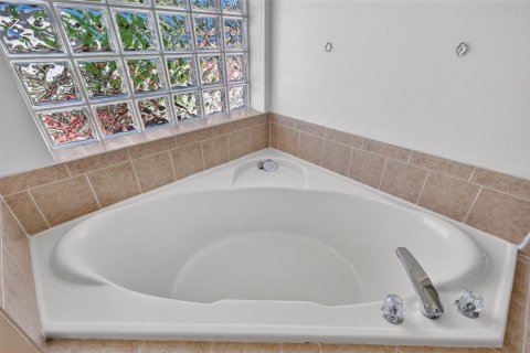 Villa ou maison à vendre à Clermont, Floride: 3 chambres, 177.81 m2 № 2418743 - photo 28