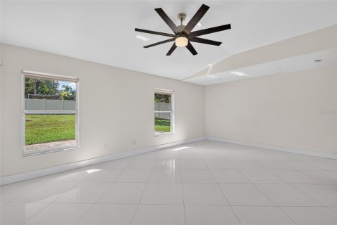 Villa ou maison à vendre à Clermont, Floride: 3 chambres, 177.81 m2 № 2418743 - photo 24