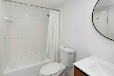 Condominio en venta en Coral Gables, Florida, 1 dormitorio, 84.54 m2 № 1978102 - foto 11