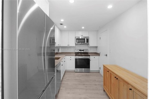 Condominio en venta en Coral Gables, Florida, 1 dormitorio, 84.54 m2 № 1978102 - foto 4